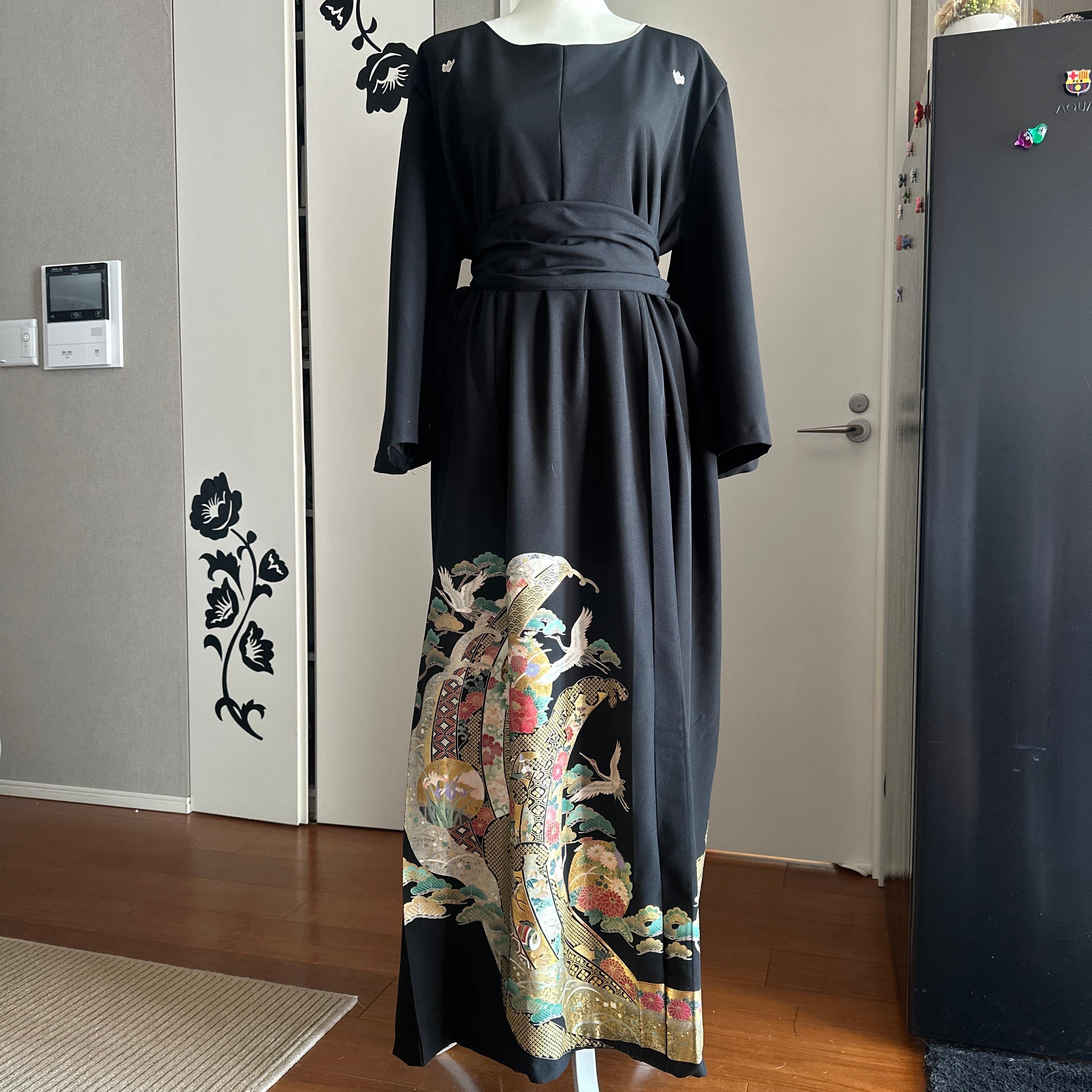 着物リメイクフルオーダー　留袖ワンピース　留袖ドレス(裏地付き) 正絹金彩加工1枚目の画像